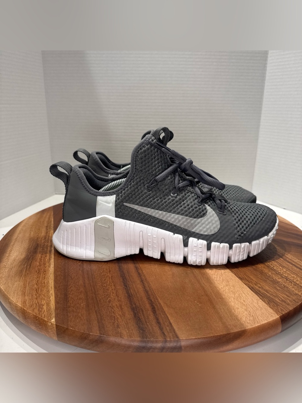 Nike Free Metcon 3 Men’s Grey White Training Shoes  Size 9